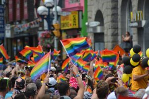 Manifestation gay pride ( mois des fiertés)