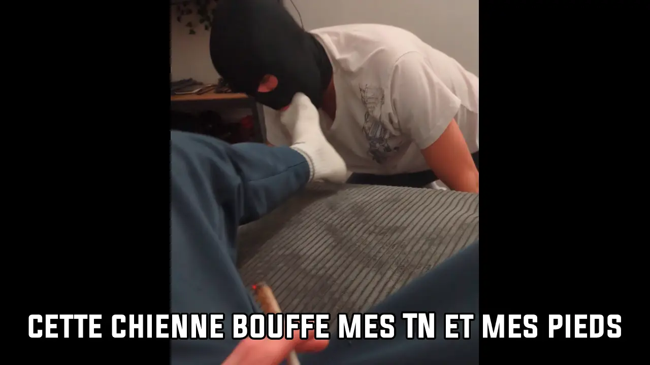 Miniature vidéo : Cette chienne bouffe mes TN et mes pieds